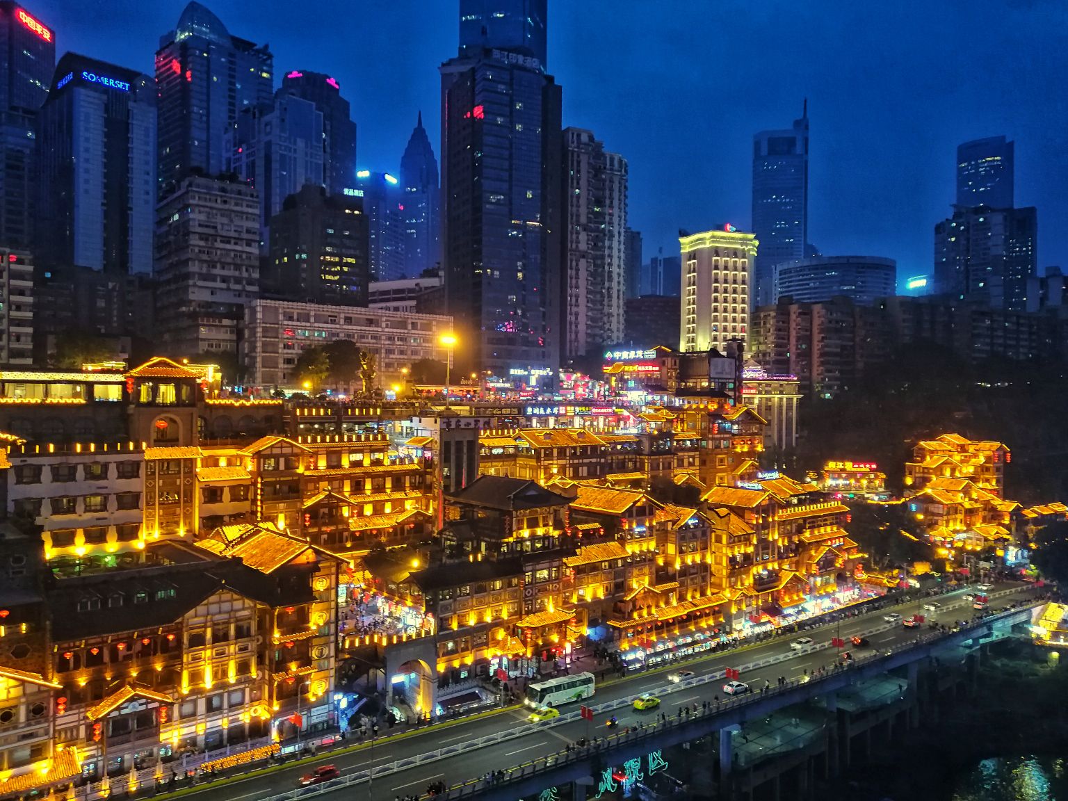 烹饪重庆火锅的详细步骤指南，适合初学者与进阶用户（重庆美食制作大全）